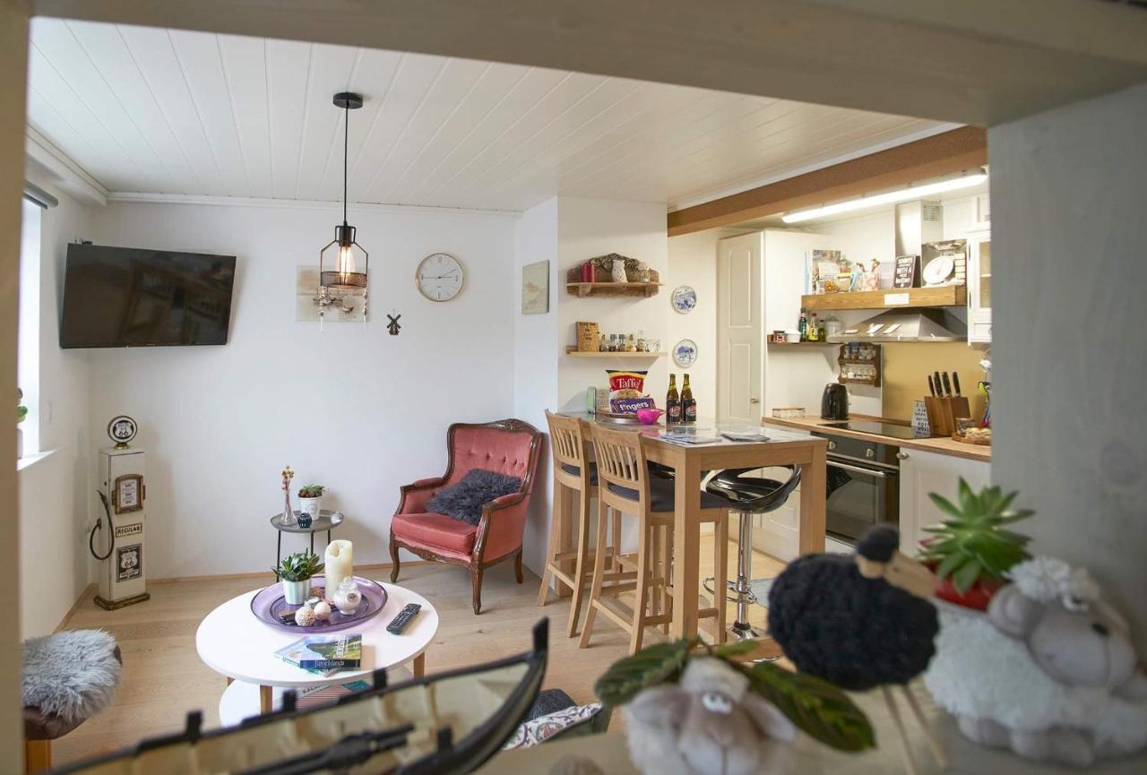 Romantic Klaksvik apartment Bagian luar foto